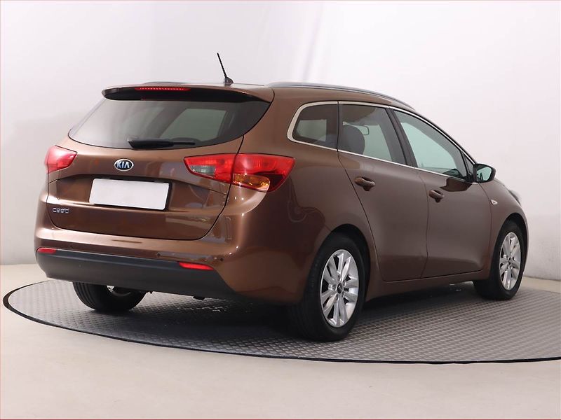 Kia Ceed (2017) 1.4 MPI, Tempomat - fotka 5 z 18
