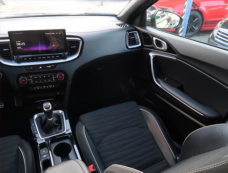 Kia XCeed (2023) GT Line 1.5 T-GDI, Serv.kniha - fotka 8 z 22