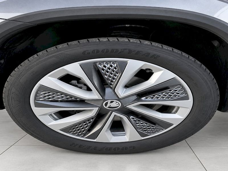 Škoda Karoq (2025) TOP SEL TS 110/1.5 A7F - fotka 13 z 37