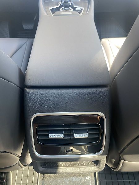 Chery Tiggo 7 PHEV PHEV FWD Unique - fotka 23 z 29