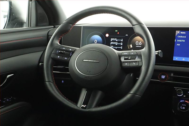 Hyundai Tucson (2025) 1.6 T-GDI, N-LINE, DPH - fotka 8 z 17