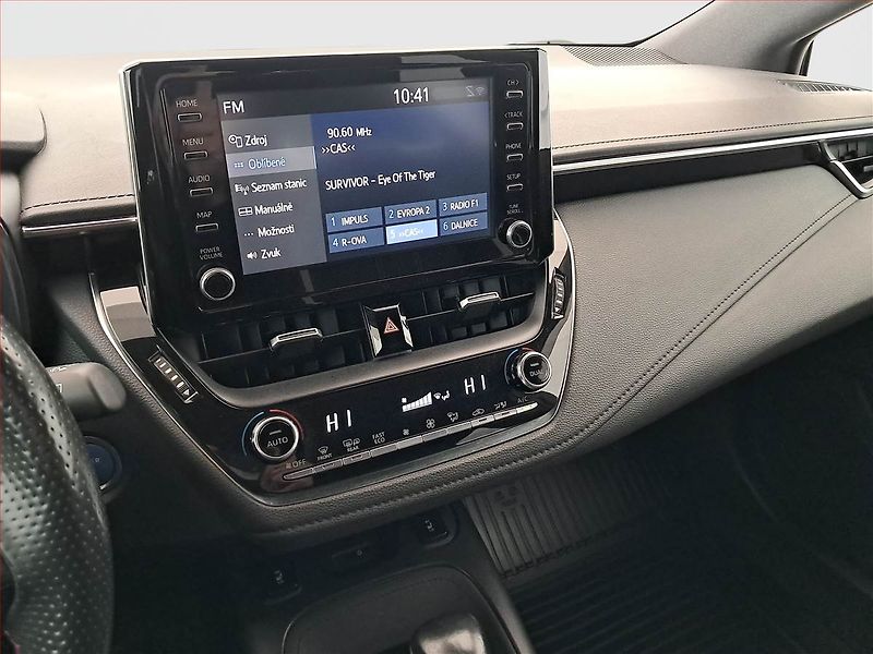 Toyota Corolla (2020) GR Sport 2.0 Hybrid - fotka 12 z 24
