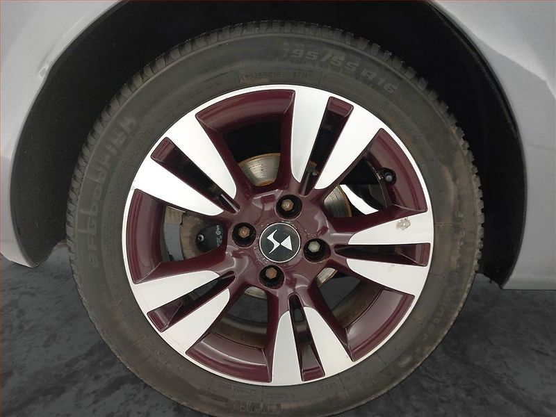 Citroën DS3 (2010) 1.6 VTi, Serv.kniha, nová STK - fotka 15 z 19