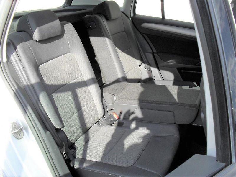 Volkswagen Golf Sportsvan 1,6 TDI Tempomat ALU kola PDC - fotka 19 z 35