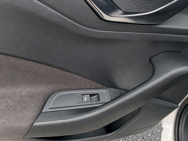 Škoda Scala (2024) 1.0 TSI DSG Drive - fotka 28 z 28