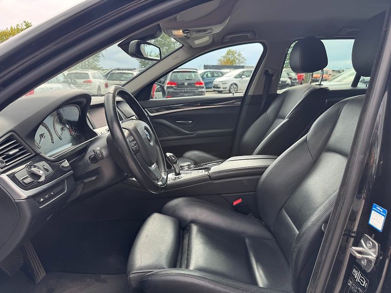 BMW Řada 5 (2014) 530d xDrive - fotka 10 z 32