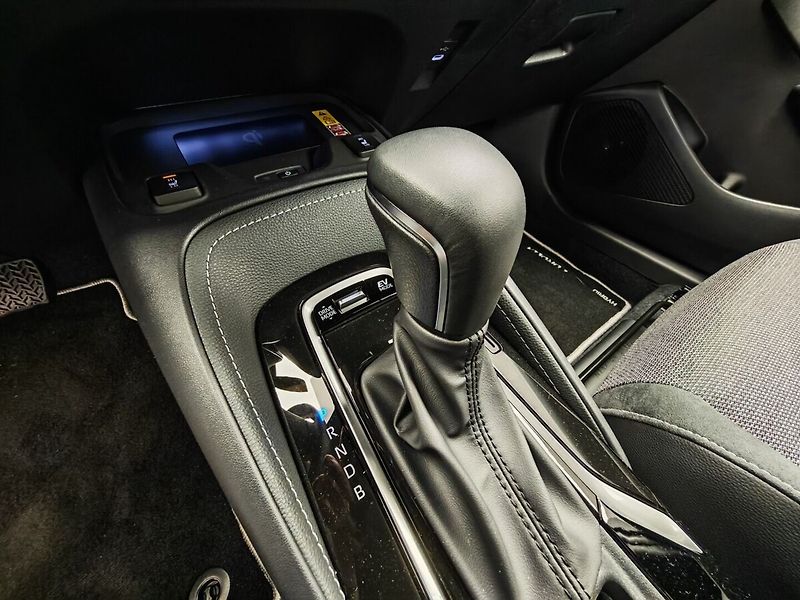 Toyota Corolla 1,8 Hybrid e-CVT Style - fotka 36 z 40