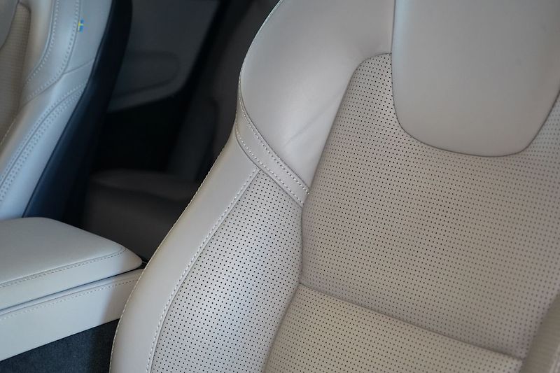Volvo XC90 T8 PLUS Dark, Vzduch, 360° - fotka 20 z 49