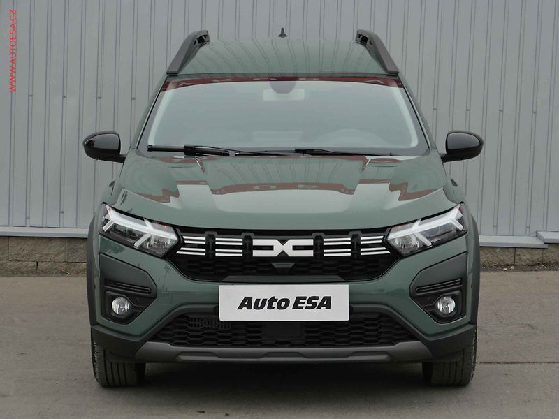 Dacia Jogger (2023) 1.0 Tce 7míst, 1.maj,ČR, LED - fotka 2 z 23