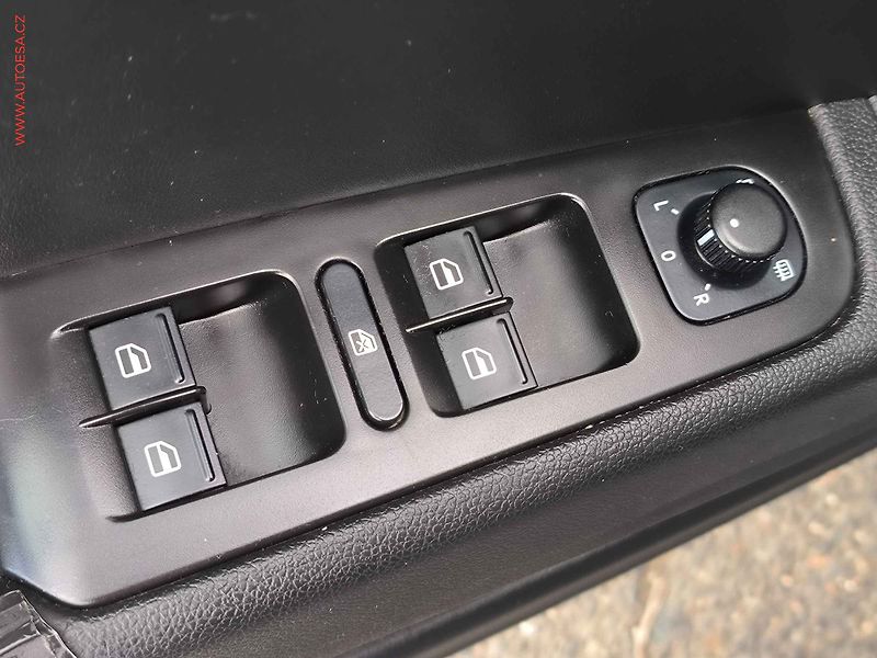 Škoda Superb (2010) 2.0 TSI, DSG, navi, bixen - fotka 17 z 20