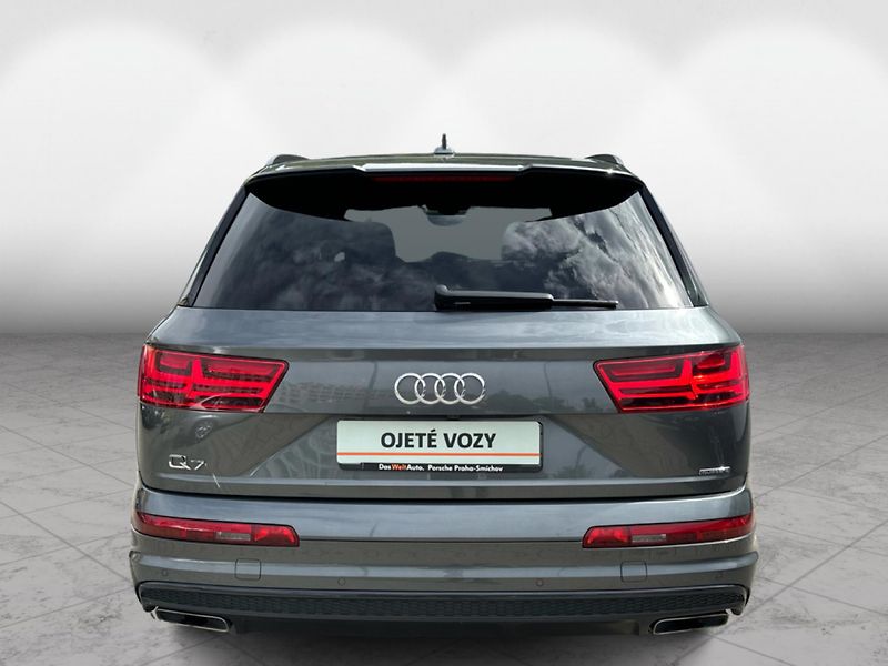 Audi Q7 3.0 TDI Quattro S-Line 7míst - fotka 5 z 27