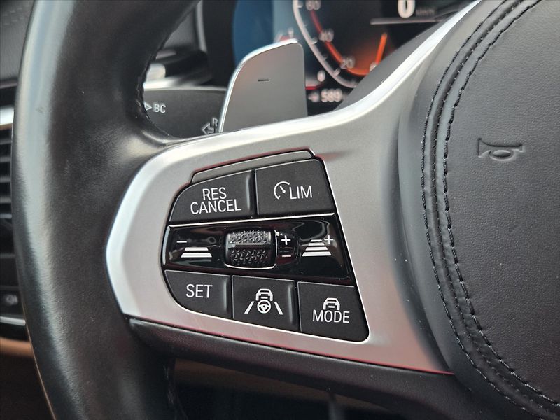 BMW Řada 5 3,0 540i xDrive Luxury Laser H - fotka 18 z 26