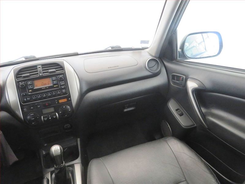 Toyota RAV4 (2005) 2.0 D-4D , 4X4, Serv.kniha - fotka 8 z 15
