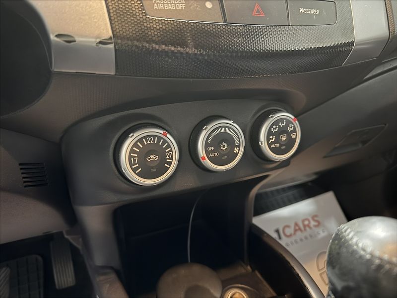 Citroën C-Crosser 2,2   HDI AWD EXCLUSIVE XENON - fotka 14 z 38