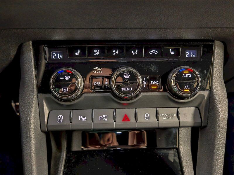 Škoda Karoq (2025) 2.0 TSI 140 kW DSG 4x4 Sportli - fotka 17 z 30