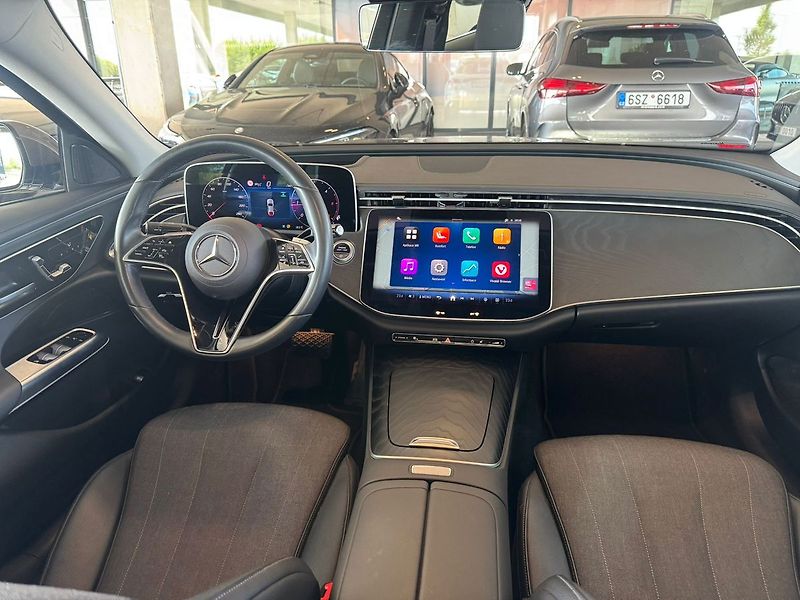 Mercedes-Benz Třídy E E 220d 4MATIC - fotka 16 z 20