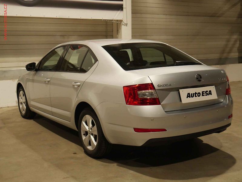Škoda Octavia (2016) 1.6 TDI, 2.maj,ČR, AC - fotka 4 z 17