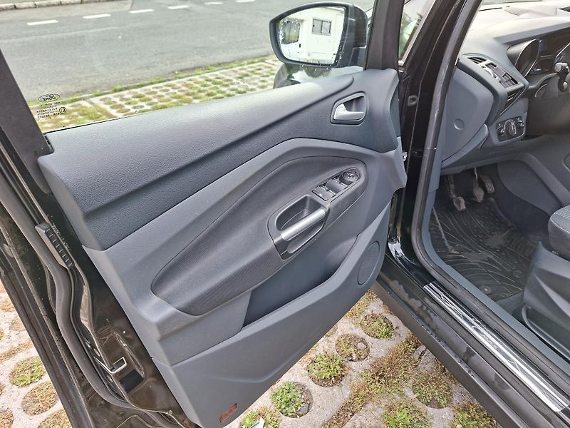 Ford C-MAX (2014) - fotka 6 z 17