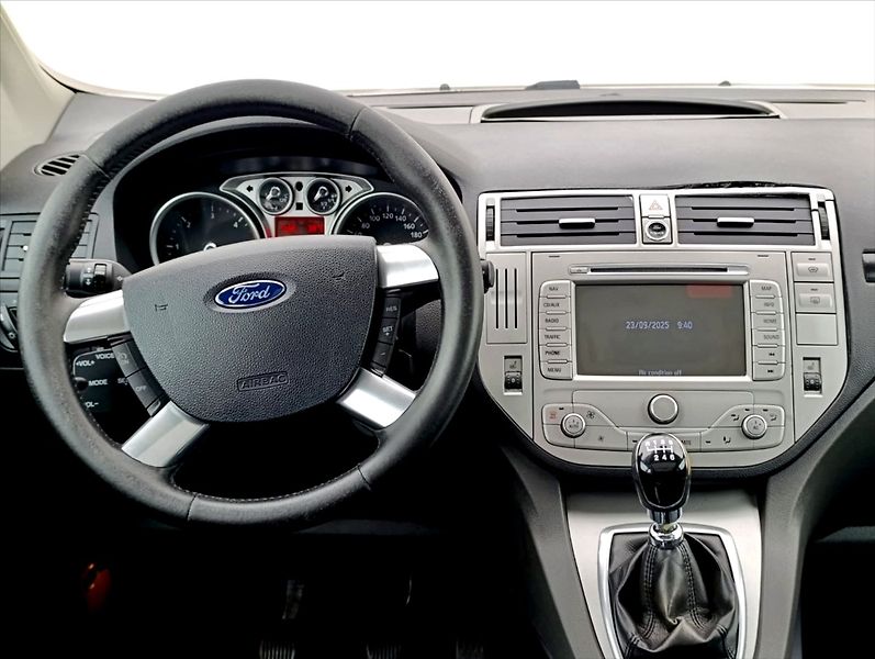 Ford Kuga 2,0 TDCi 4x4 NAVI KŮŽE KAMERA - fotka 14 z 25