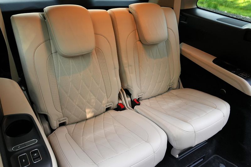 Mercedes-Benz GLS 63 AMG 4Matic+, Webasto, Pano - fotka 43 z 47