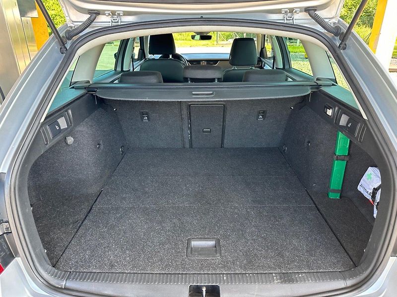 Škoda Octavia (2019) 1.0TSi ACC,KAMERA,NAVI.APP - fotka 16 z 17