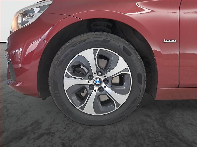 BMW Řada 2 (2016) 218d Gran Tourer, Automat - fotka 15 z 18
