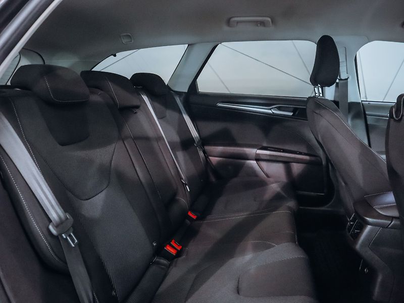 Ford Mondeo 2.0TDCi Titanium 132kw AWD - fotka 24 z 26