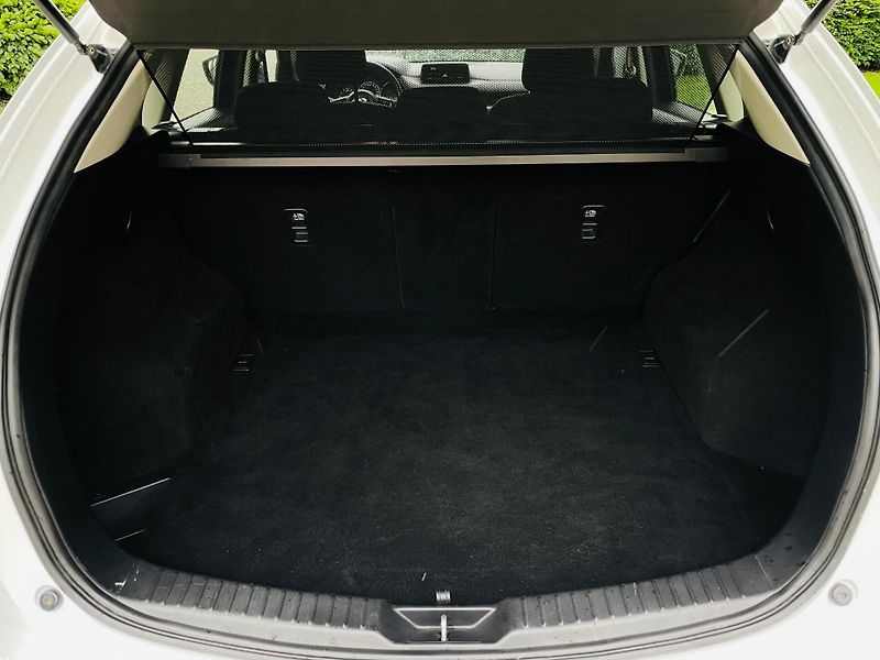 Mazda CX-5 2.0i MANUÁL SERVISKA TAŽNÉ 2WD - fotka 18 z 35