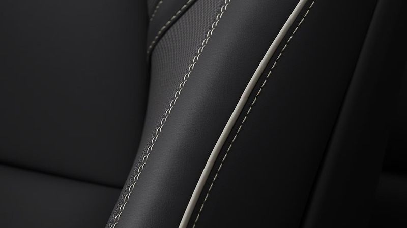 Volvo XC60 (2026) B5 PLUS BLACK + 4SERVIS/ZÁRUKA - fotka 16 z 19