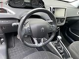 Peugeot 2008 (2018) 1.2 PT, ČR, Allure, park. - náhled 13