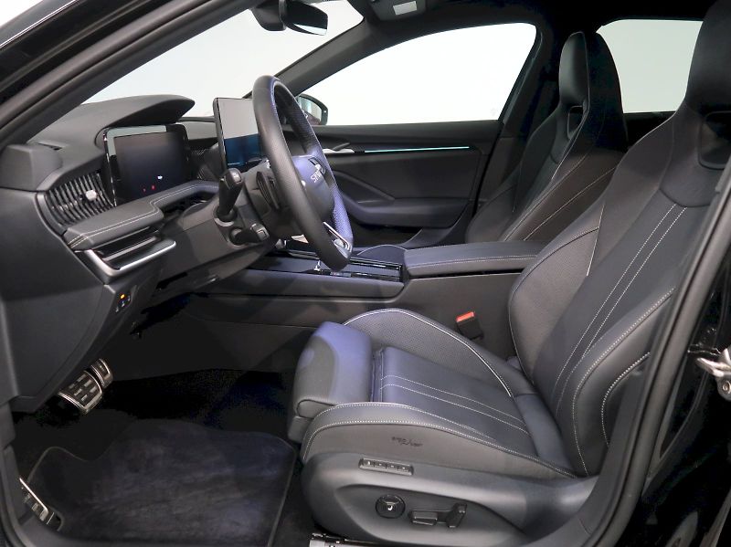 Škoda Superb (2025) SPORTLINE 2.0TSI 195KW 4x4 DSG - fotka 13 z 48