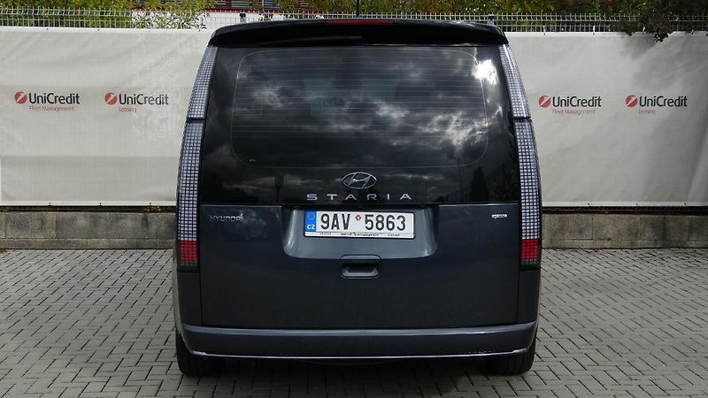 Hyundai Staria 2.2 CRDi Luxury 4x4 Auto - fotka 4 z 32