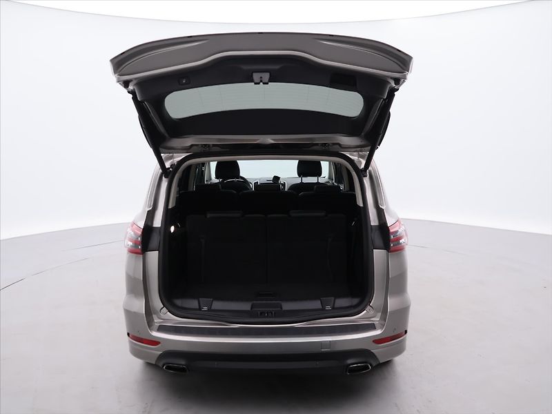Ford S-MAX 2,0 EcoBoost 177kW Aut. DPH - fotka 9 z 39