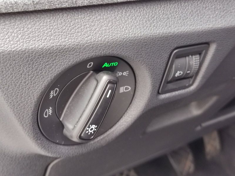 Škoda Kamiq (2025) Selection 1,0 tsi 81 Kw - fotka 26 z 35