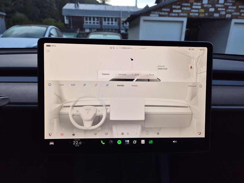Tesla Model Y LONG RANGE DUAL MOTOR  92,7% - fotka 30 z 48