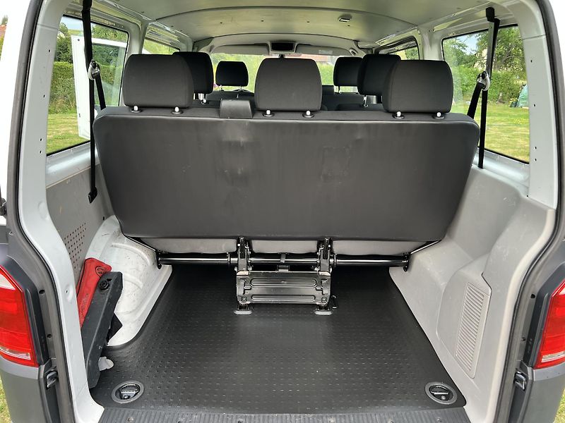 Volkswagen Transporter 2.0TDI 75KW,9MÍST,TZ,KLIMA,1MA - fotka 14 z 37