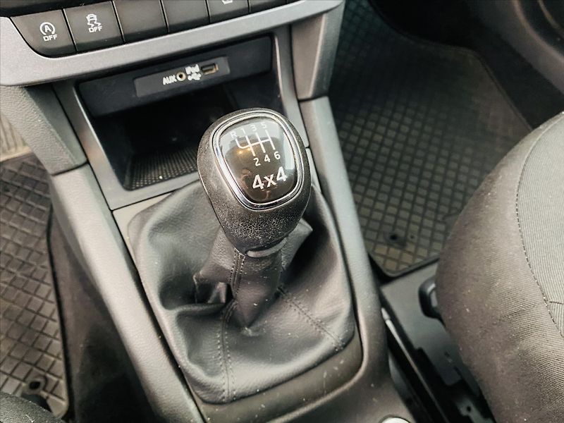 Škoda Yeti 2,0 TDI 81 kW 4x4 Klima - fotka 18 z 25