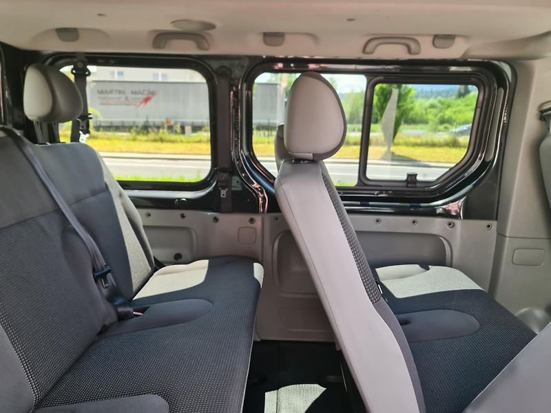 Opel Vivaro (2011) 2.0 CDTi 84-KW 8-MÍST KLIMA TE - fotka 16 z 39