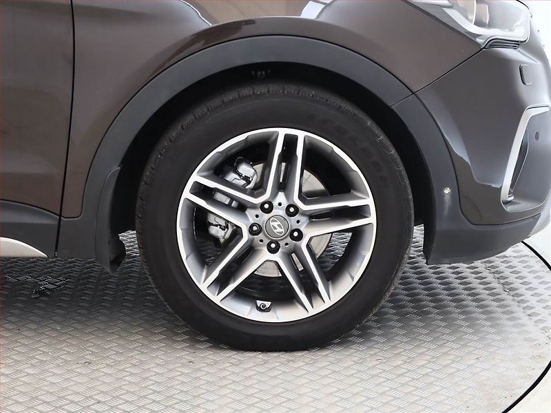 Hyundai Santa Fe (2016) 2.2 CRDi Blue, 4X4, Automat - fotka 13 z 21
