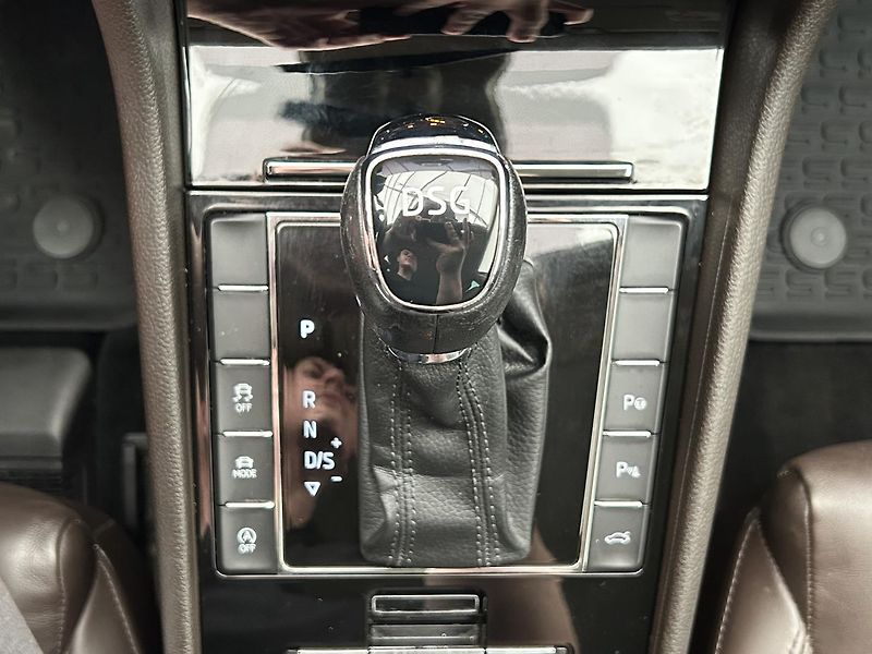Škoda Superb 2.0 TDI L&K - fotka 24 z 29