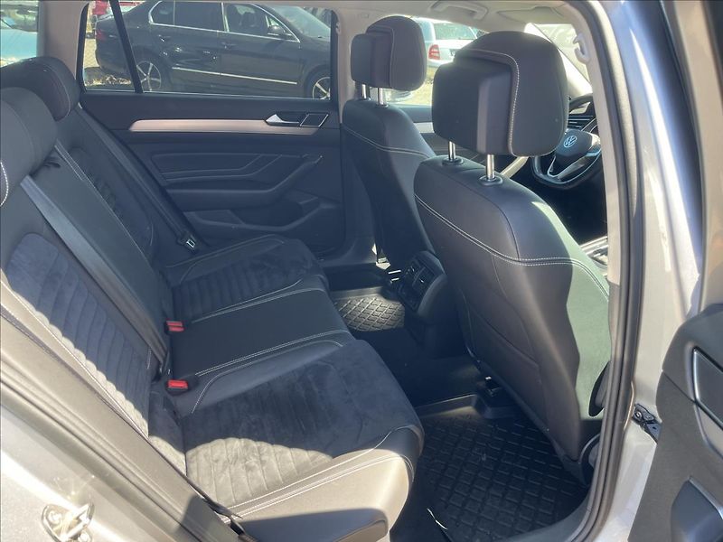 Volkswagen Passat 2,0 TDi 110KW DSG LED ELEGANCE - fotka 12 z 50