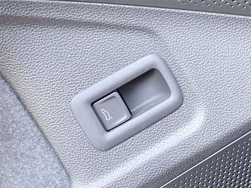Škoda Superb (2025) Combi 2.0 TDI 4x4 DSG Sportlin - fotka 24 z 40