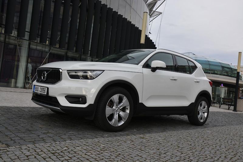 Volvo XC40 (2020) 2,0 D3 DRIVE-E Momentum PRO Aw - fotka 27 z 45