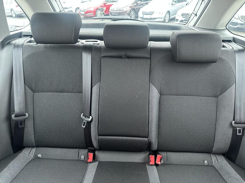 Škoda Rapid (2015) 1.6TDI 66kW ser.knížka - fotka 23 z 23
