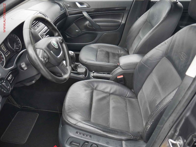 Škoda Octavia (2011) 2.0TDi 4x4, ČR, L&K, TZ - fotka 9 z 22
