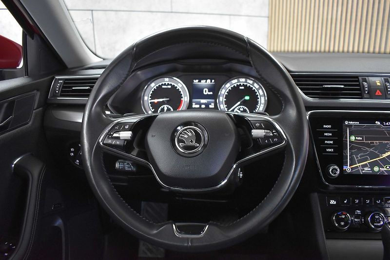 Škoda Superb 2.0 TDI 147kW STYLE*DPH*ČR 1.M - fotka 19 z 44