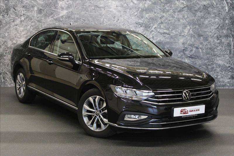 Volkswagen Passat 2,0 TDI DSG ELEGANCE 1.MAJ. CZ - fotka 2 z 37