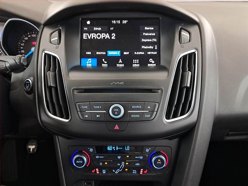 Ford Focus (2018) ST-Line 1.5 EcoBoost, Navi - fotka 12 z 18