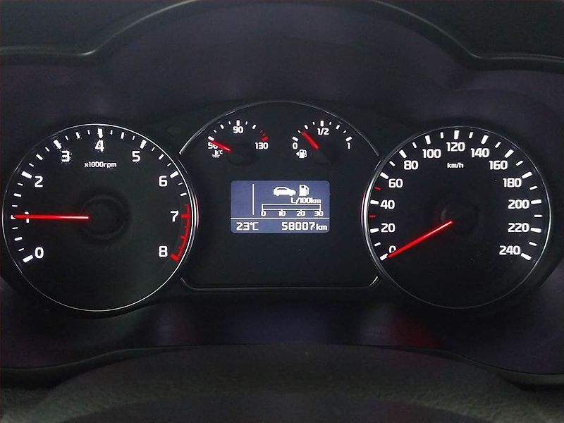 Kia Carens (2016) 1.6 GDI, Serv.kniha, Tempomat - fotka 11 z 18