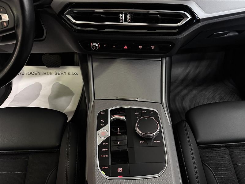 BMW Řada 3 330E 215kW XDRIVE TAŽNÉ 2XALU - fotka 36 z 50